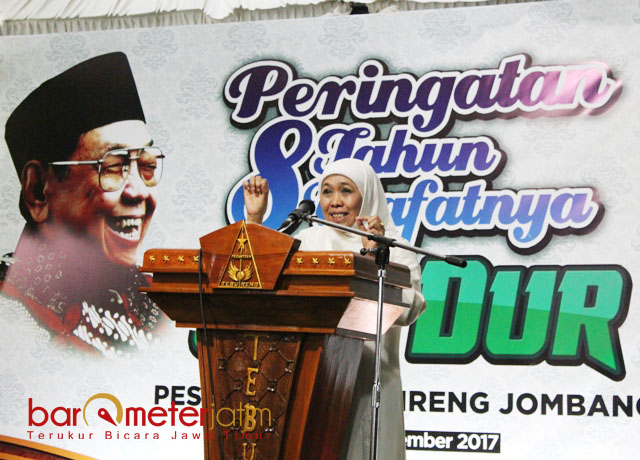 BERSAMA GUS DUR: Khofifah Indar Parawansa, delapan tahun Gus Dur meninggalkan kita, tapi pikiran-pikiran besarnya tetap bersama seluruh warga bangsa. | Foto: Barometerjatim.com/ROY HASIBUAN