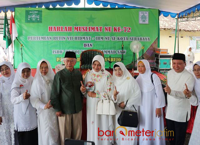 PERJUANGAN MUSLIMAT NU: Gus Sholah usai mengisi pengajian yang digelar PAC Muslimat NU Mulyorejo, Minggu (25/3). | Foto: Barometerjatim.com/ROY HASIBUAN