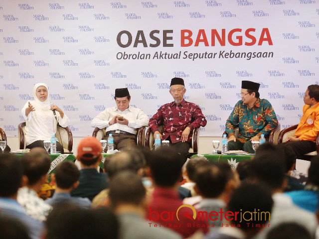 STOP 'BUNYI-BUNYIAN': Cagub Khofifah Indar Parawansa, tak mau berbecek-becek lalu berteriak proteksi pasar tradisional itu omong kosong. | Foto: Barometerjatim.com/MARIJAN AP
