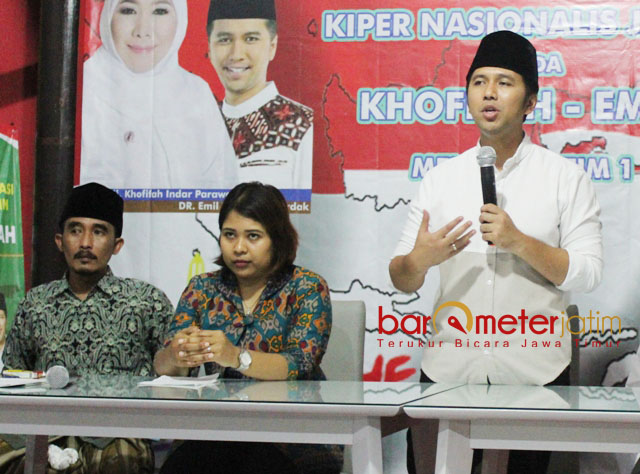 SATU KEKUATAN: Emil Dardak, Theresia Debora Sibarani (tengah) dan KH Thoriq bin Zaid bin Darwis. Religiusitas dan nasionalisme menjadi satu kekuatan di Jawa Timur. | Foto: Barometerjatim.com/ROY HASIBUAN