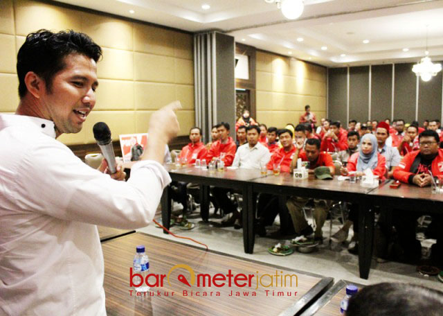 MOTIVATOR ULUNG: Cawagub Emil Dardak beri motivasi kader Partai Solidaritas Indonesia (PSI) se-Jatim. | Foto: Barometerjatim.com/ROY HASIBUAN