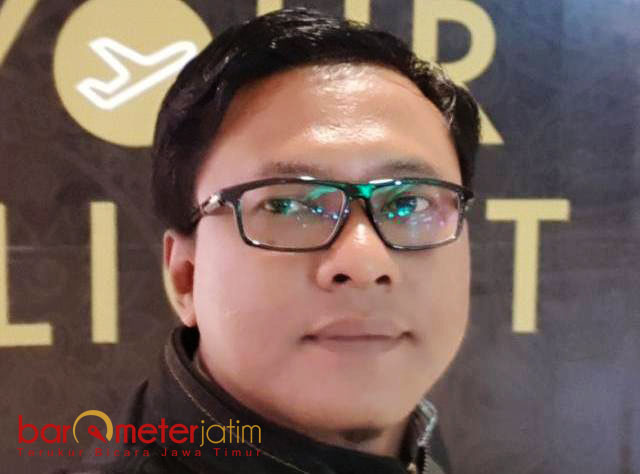 JUAL SESUAI PERDA: Sholahudin Sahal, Pemkab Gresik harus menjual stan di Pasar Baru sesuai Perda. | Foto: Barometerjatim.com/DIDIK HENDRIYONO