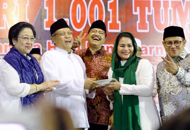 DIKALAHKAN KHOFIFAH-EMIL: Saifullah-Puti Guntur yang diusung koalisi PKB-PDIP serta kiai di struktural NU tak mampu mengalahkan Khofifah-Emil. | Foto: IST