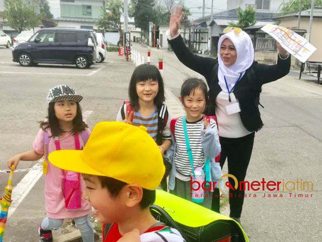 KUNJUNGI KOTA AKITA: Salah seorang delegasi JCI East Java saat mengunjungi Kota Akita, Jepang. | Foto: Ist