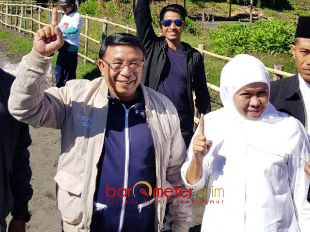 TOTAL BANTU KHOFIFAH: Haji Masnuh saat mendampingi Khofifah Indar Parawansa kampanye di Pilgub Jatim 2018. | Foto: Barometerjatim.com/ROY HASIBUAN
