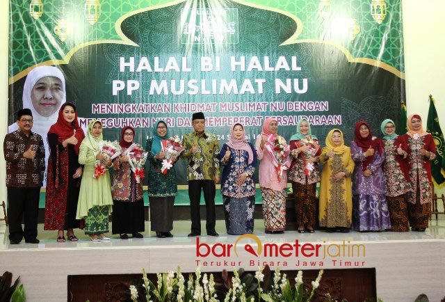HALAL BI HALAL: halal bi halal PP Muslimat NU yang dihadiri pengurus pimpinan wilayah se-Indonesia di Gedung Konvensi TMPNU Kalibata, Jakarta Selatan, Minggu (8/7). | Foto: Barometerjatim.com/ROY HASIBUAN