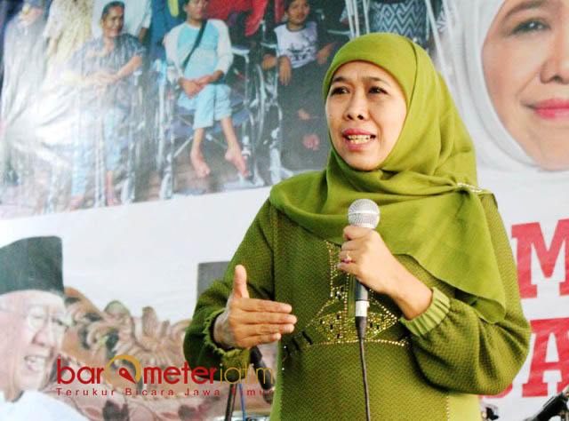 TASYAKURAN DI WARU: Gubernur Jatim terpilih, Khofifah menghadiri tasyakuran yang digelar Relawan Khofifah-Emil wilayah Kabupaten Sidoarjo di Ngingas, Waru, Minggu (15/7). | Foto: Barometerjatim.com/ROY HASIBUAN