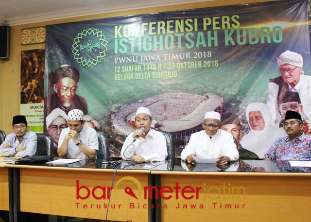 JELANG ISTIGHOTSAH AKBAR: Konferensi pers di kantor PWNU Jatim, Kamis (11/10), jelang istighotsah akbar yang akan digelar di Sidoarjo. | Foto: Barometerjatim.com/ROY HASIBUAN