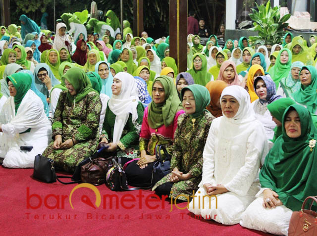HAFLAH HSN 2018: Khofifah menghadiri Haflah Hari Santri Nasional (HSN) di Pendopo Kabupaten Tulungagung, Selasa (23/10) malam. | Foto: Barometerjatim.com/ROY HASIBUAN