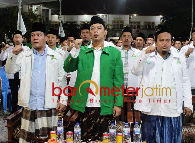 TUNGGU INSTRUKSI KETUM: Gus Aam (tengah), Konferwil Ansor Jatim tunggu instruksi ketua umum. | Foto: | Foto: Barometerjatim.com/ROY HASIBUAN