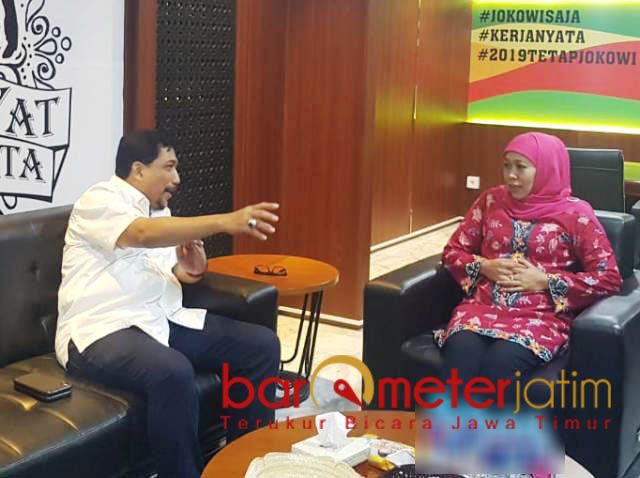 BEDA ORIENTASI POLITIK: Khofifah dan Machfud Arifin, belum satu irama gendang dalam memenangkan Jokowi-Ma'ruf Amin di Pilpres. | Foto: Barometerjatim.com/NATHA LINTANG