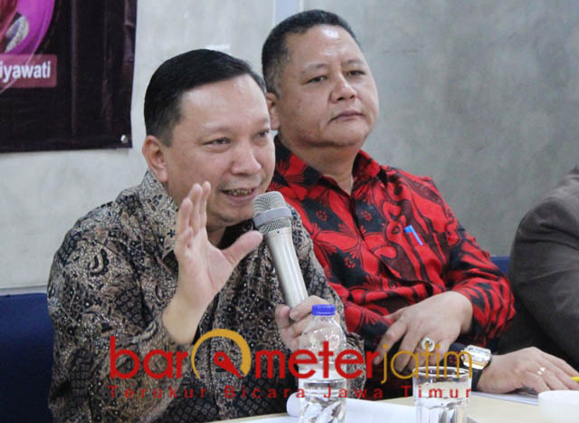 Elektabiltas Fandi Utomo (kiri) rendah, tak sampai lima persen. | Foto: Ist Barometerjatim.com/roy hasibuan