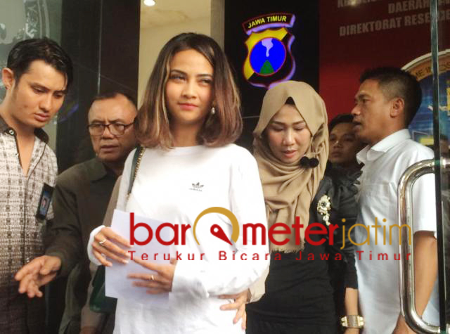 Prostitusi online libatkan artis. Vanessa Angel berbandrol Rp 80 juta. | Foto: Barometerjatim.com/natha lintang