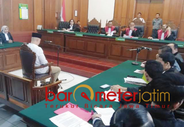 Ahmad Dhani, sidang eksepsi di PN Surabaya. | Foto: Barometerjatim.com/natha lintang