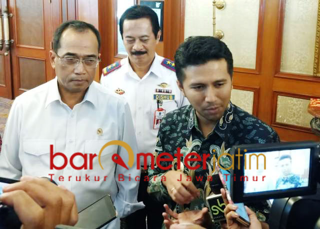 Menhub Budi K Sumadi dan Wagub Emil usai membicarakan proyek MRT. | Foto: Barometerjatim.com/nantha lintang