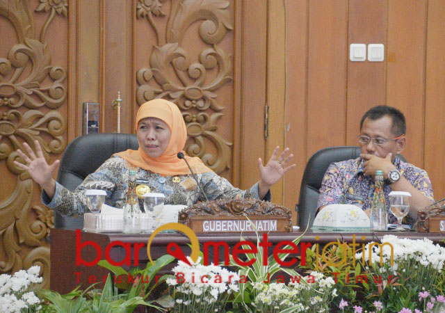 Gubernur Khofifah pimpin rapat perdana OPD Pemprov Jatim. | Foto: Barometerjatim.com/abdillah hr