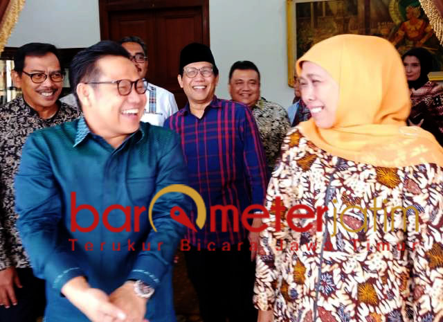 Canda Cak Imin dan Khofifah usai menggelar pertemuan tertutup di Grahadi. | Foto: Barometerjatim.com/abdillah hr