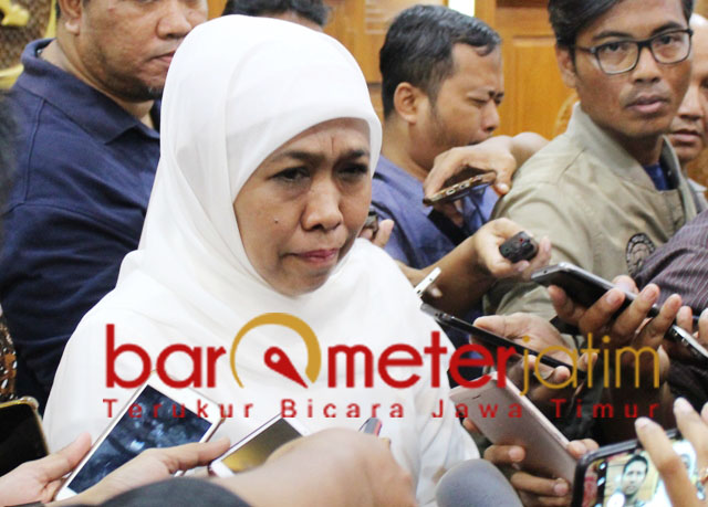 Khofifah tepis nyanyian Romi soal rekomendasi Kakanwil Kemeng Jatim. | Foto: Barometerjatim.com/abdillah hr