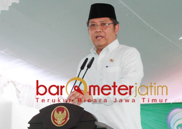 Rudiantara saat acara Muslimat NU di Nganjuk. Adem diapit nomor satu. | Foto: Barometerjatim.com/abdillh hr