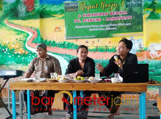 Sarasehan budaya PC Lesbumi NU Lamongan, Sabtu (2/2/2019). | Foto: Barometerjatim.com/hamim anwar
