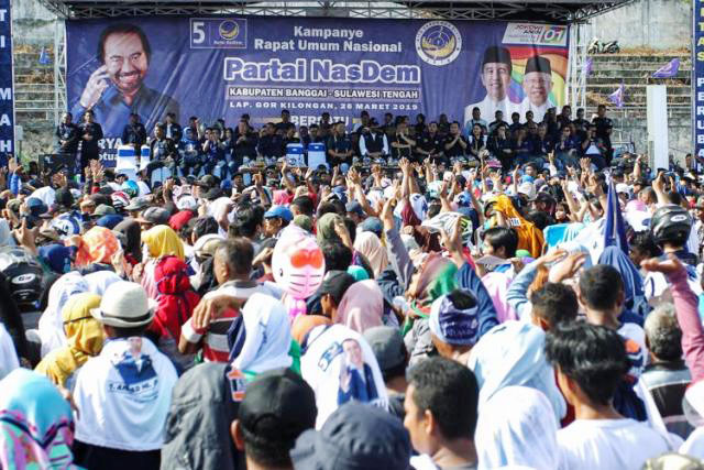 20 ribu-an massa kampanye Partai Nasdem di Banggai, Sulawesi Tengah, Selasa (26/3/2019). | Foto: Ist