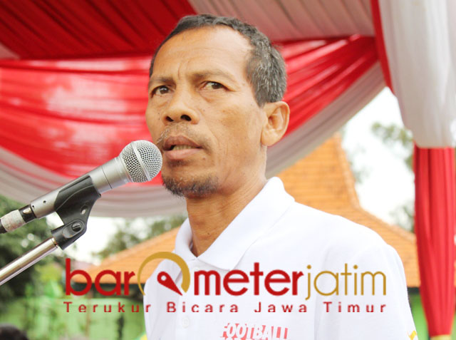 Yusuf Ekodono, sepak bola harus gembira dan penuh disiplin. | Foto Barometerjatim.com/roy hs