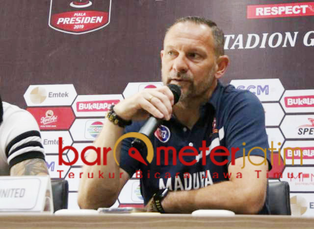 Dejan Antonic, siap turunkan Andik Vermansyah lawan Persebaya. | Foto: Barometerjatim.com/dani iqbaal