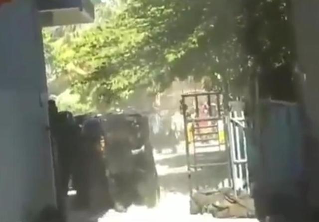 Ricuh Pilkada 2018 di Sampang, yang diposting seolah-olah kerusuhan akibat Pemilu 2019. | Foto: Ist