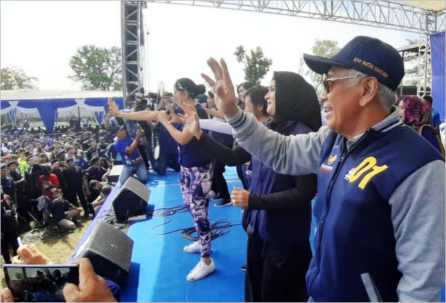 Gus Choi bersama Caleg artis menghadiri kampanye akbar Partai Nasdem di Stadion Yosonegoro, Magetan. | Foto: Ist