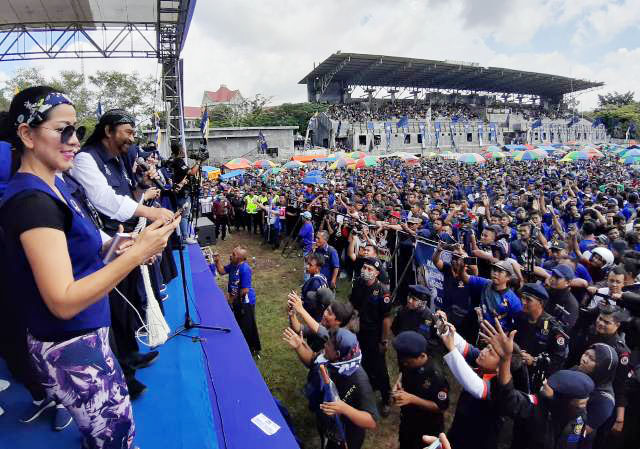 Surya Paloh menghadiri kampanye akbar Partai Nasdem di Stadion Yosonegoro, Magetan, Minggu (7/4/2019). | Foto: Ist
