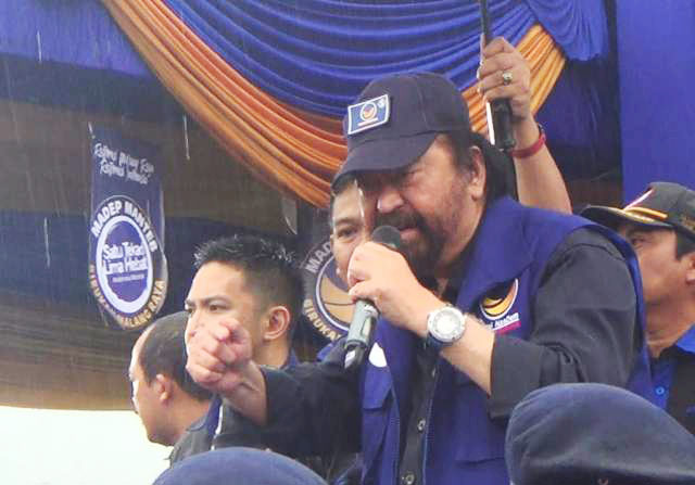 Surya Paloh kampanye di Lapangan Desa Pandesari, Pujon, Kabupaten Malang, Sabtu (6/4/2019). | Foto: Ist