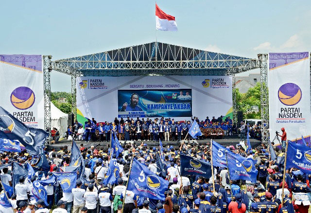 Ribuan kader dan simpatisan Partai Nasdem hadiri kampanye akbar di Probolinggo. | Foto: Barometerjatim.com/natha lintang