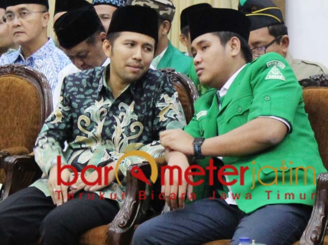 Gus Abid (kanan) bersama Wagub Jatim, Emil Dardak di Gedung Negara Grahadi. | Foto: Barometerjatim.com/roy hs