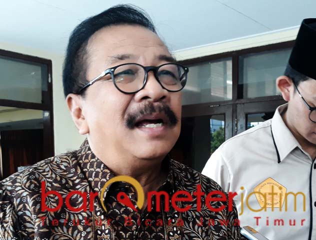 Pakde Karwo, politik uang menjadi titik lemah demokrasi di Indonesia. | Foto: Barometerjatim.com/abdillah hr