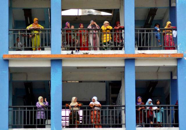 Pengungsi Syiah Sampang di Rusun Jemundo, Sidoarjo. Terusir dari tanah kelahiran sejak 2012. | Foto: Ist