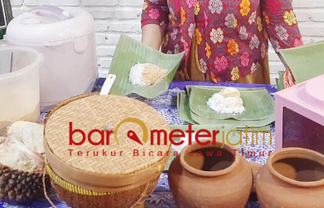 FAVORIT PELANGGAN: Ketan bubuk kedelai, ketan durian dan cokelat keju, paling disukai pelanggan. | Foto: Barometerjatim.com/IST