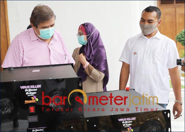 SEGALA BISA VIRUS MATI: Virus Killer Device, diklaim bisa membunuh segala macam virus. | Foto: Barometerjatim.com/ROY HS