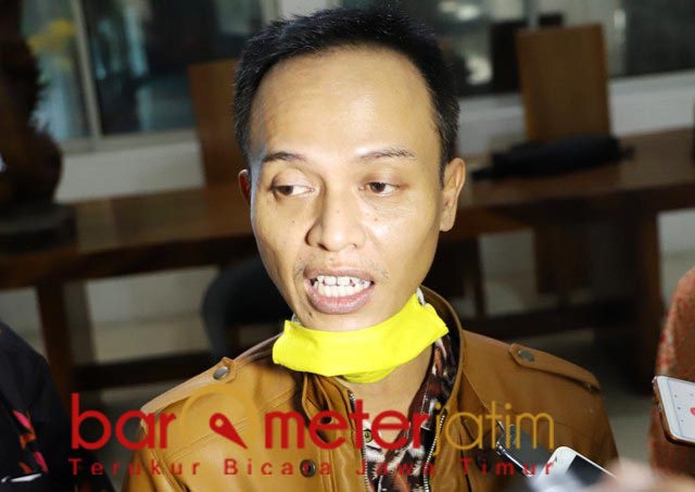 LEBIH BERHAK: Gus Hifni, merasa lebih berhak kelola kawasan religi Ampel Surabaya. | Foto: Barometerjatim.com/ROY HS