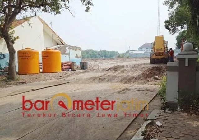PRO-KONTRA RS COVID-19: Proyek pembangunan RS Covid-19 di Lamongan yang picu pro-kontra. | Foto: Barometerjatim.com/HAMI MANWAR