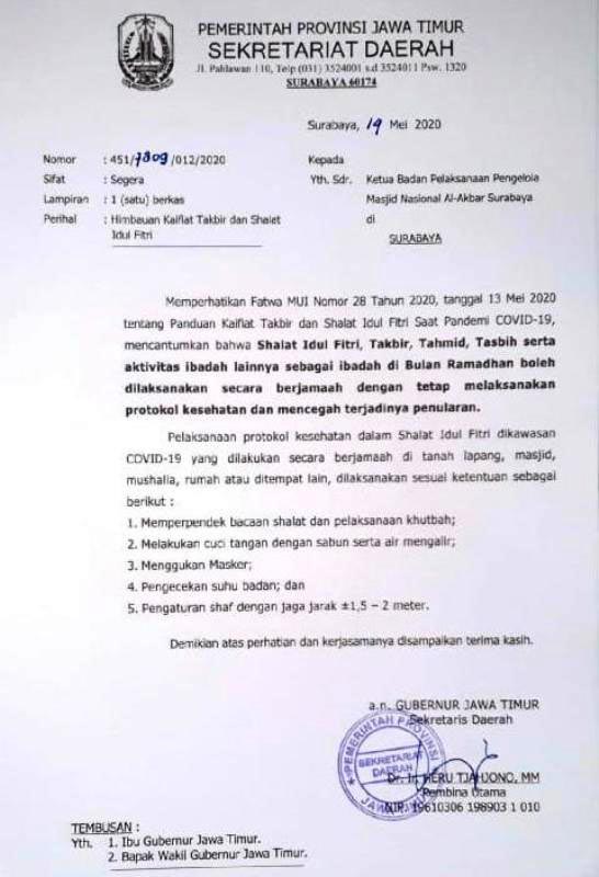 IMBAUAN: Surat Pemprov Jatim perihal imbaun kaifiat takbir dan shalat Ied di Masjid Al Akbar. | Foto: Barometerjatim.com/ROY HS