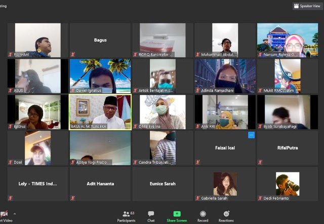 ATRAKTIF: Webinar upaya penyelamatan ekonomi Indonesia yang digelar Barometer Jatim. | Foto: Barometerjatim.com/ROY HS