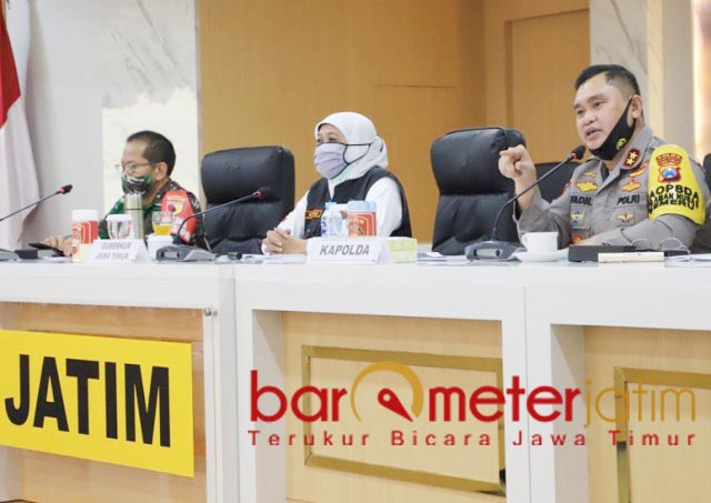 KENDALIKAN CORONA: Irjen Pol Fadil Imran, Gubernur Khofifah dan Mayjen TNI Widodo Iryansyah. | Foto: Barometerjatim.com/ROY HS