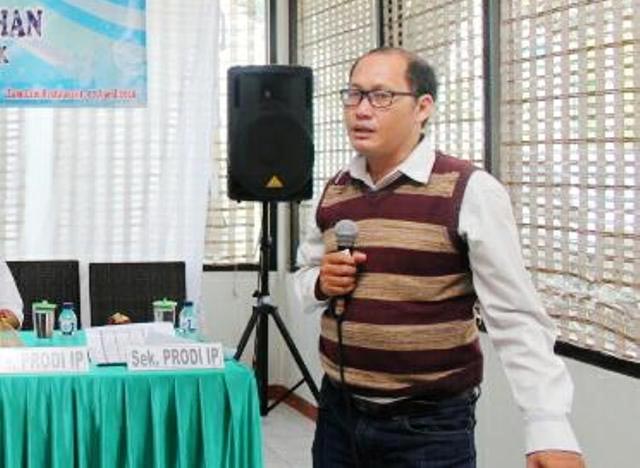 KRITISI FAKSI PDIP: Mubarok Muharam, tak gampang menyatukan faksi Whisnu-Risma di Pilwali Surabaya. | Foto: IST