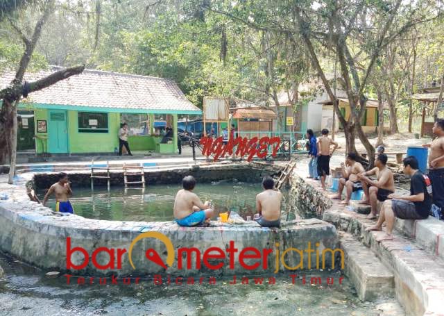 PENGOBATAN: Wanawisata Sumber Nganget Tuban, airnya diyakini bisa untuk pengobatan. | Foto: Barometerjatim.com/HAMIM ANWAR