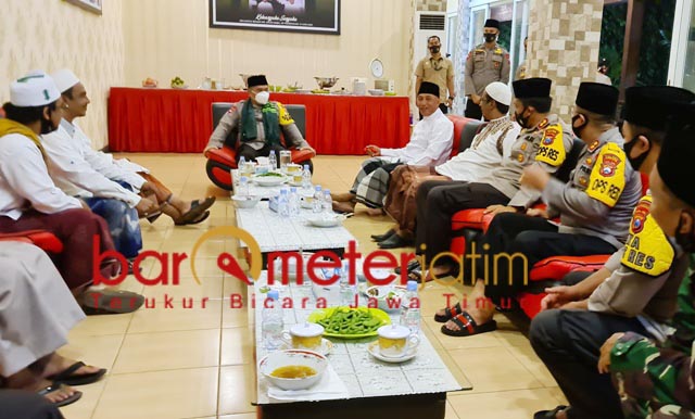 PADEPOKAN ARUM SABIL: Irjen Pol Fadil Imran dan pejabat utama Polda Jatim kunjungi Arum Sabil. Foto: Barometerjatim.com/ROY HS