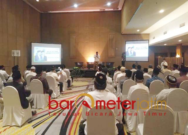 DUKUNG MACHFUD ARIFIN: Forum Kiai Kampung kubu Maulana Ischak silaturahim dengan Machfud Arifin. | Foto: Barometerjatim.com/ANDRIAN