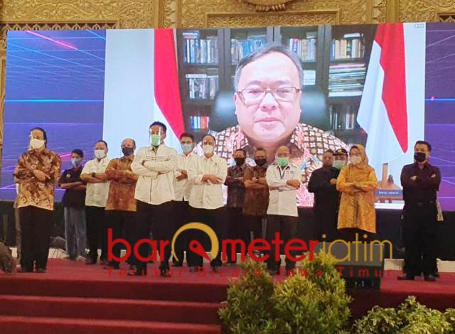 VIRTUAL: Menristek Bambang Brojonegoro hadiri peluncurkan beragam produk teknologi Unesa. | Foto: Barometerjatim.com/ROY HS