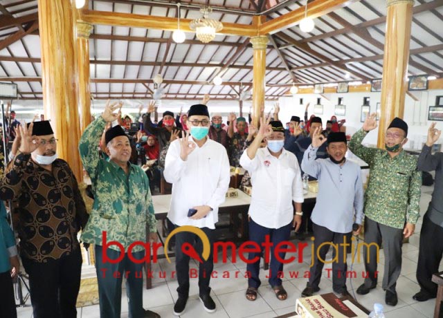 WARGA NU KOMPAK: Warga NU Prambon siap memenangkan Kelana Aprilianto-Astutik di Pilbup Sidoarjo. | Foto: Barometerjatim.com/ROY HS