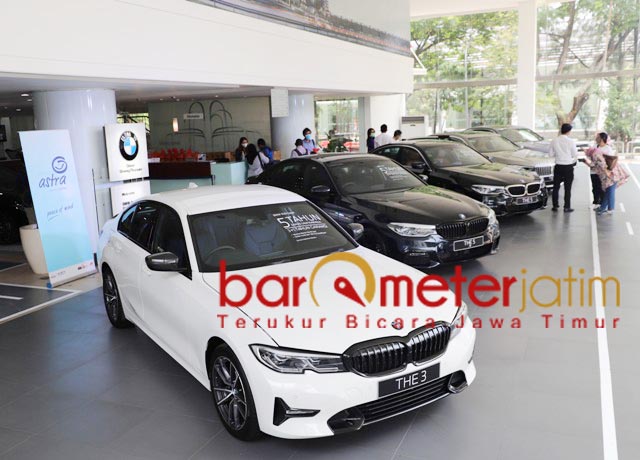 MODEL SEDAN: Seluruh model sedan yang paling banyak digemari dipamerkan dalam BMW Astra Saloon Week. | Foto: Barometerjatim.com/ROY HS