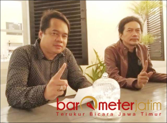 PILIH ERI-ARMUJI: Bagus Yudianto (kiri), Pagar Jatim pendukung Gus Hans pilih Eri-Armuji. | Foto: Barometerjatim.com/ROY HS